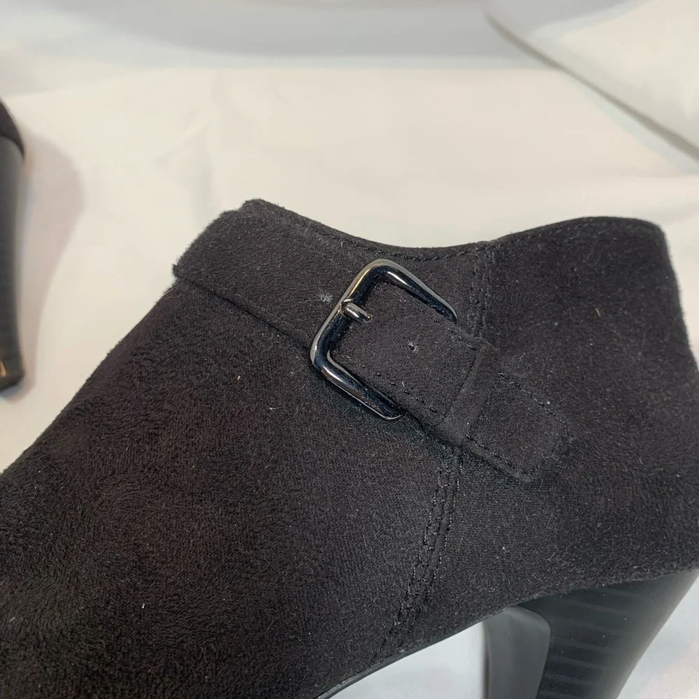 Fioni Black Faux Suede Heeled Booties